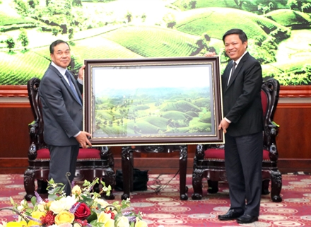 Đại sứ đặc mệnh toàn quyền nước CHDCND Lào tại Việt Nam thăm Phú Thọ