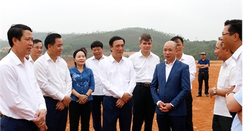 Bí thư Tỉnh ủy Bùi Minh Châu kiểm tra một số công trình, dự án tại huyện Tam Nông