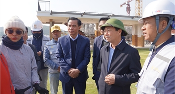 Chủ tịch UBND tỉnh Bùi Văn Quang kiểm tra tiến độ xây dựng sân golf Tam Nông